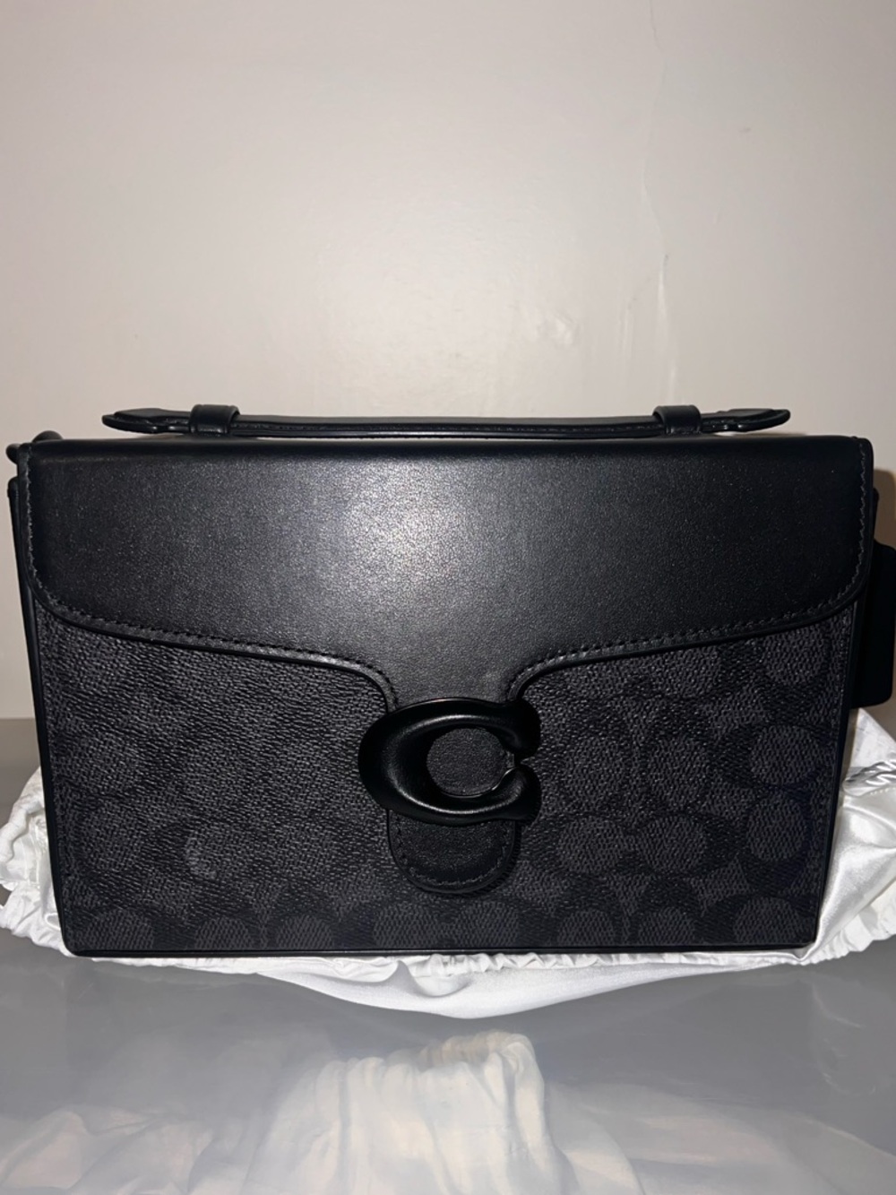 Coach Black Signature Box Tabby